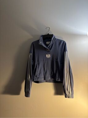 adidas navy blue cropped pullover with white trefoil and stripes